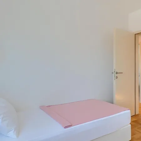 Sabine Holiday home *