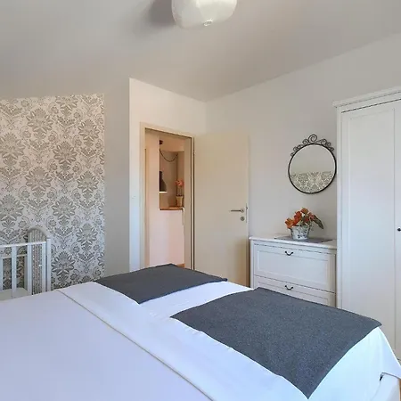 Sabine Holiday home Porec